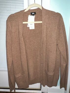 UNIQLO Premium Lambswool Sweater in Camel Brown